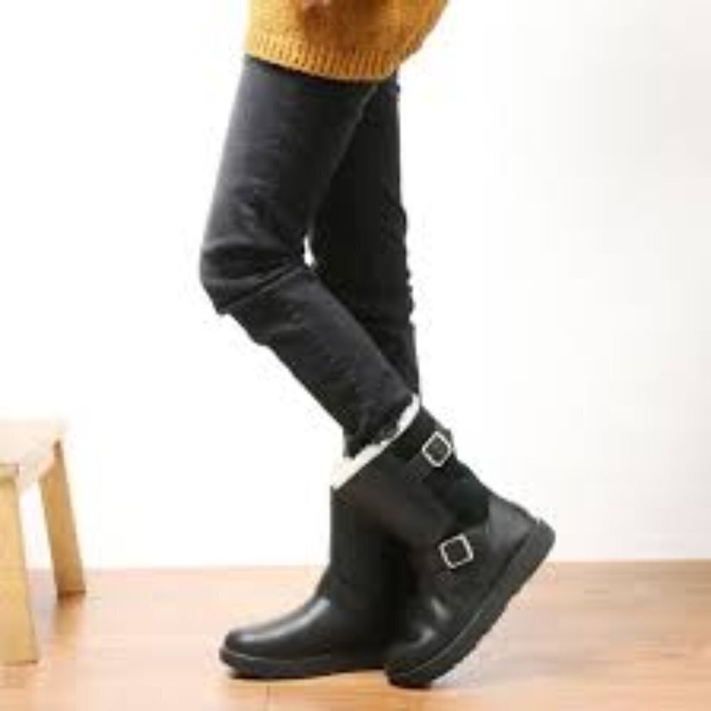 UGG Breida Woman Boots Size 6